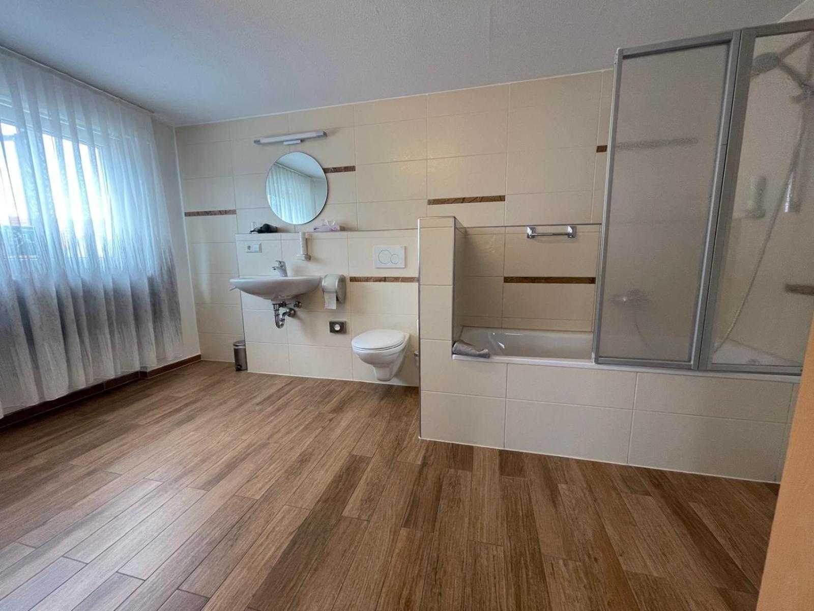 Hotel Loewen Kusterdingen Экстерьер фото